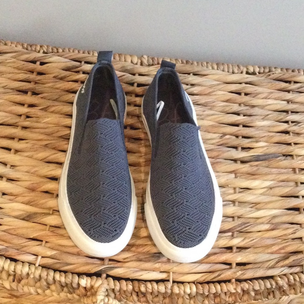 🌿NEW Navy Blue Slip-Ons🌿 - Picture 2 of 9